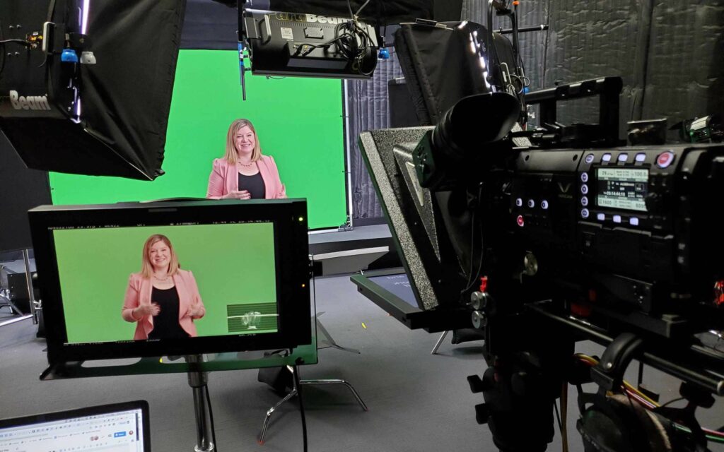 Jeannie Walters delivers a Linkedin Learning course